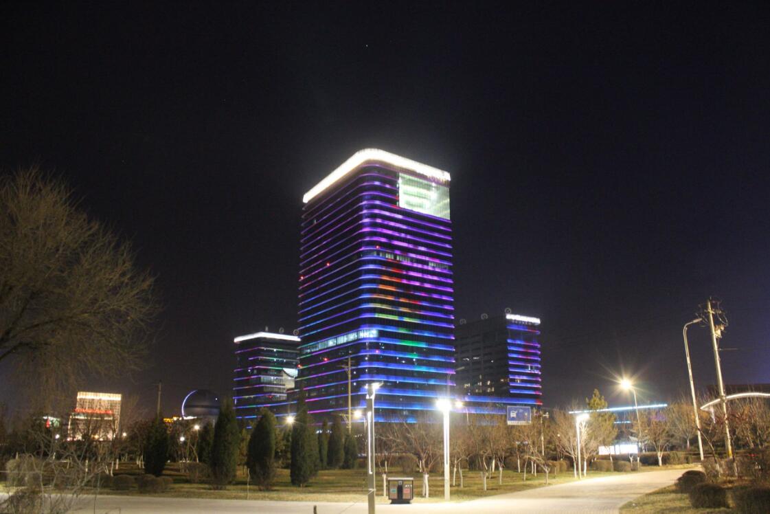 內蒙古包頭市九原區包商銀行商務大廈建筑夜景照明專業分包工程--2019神燈獎申報工程
