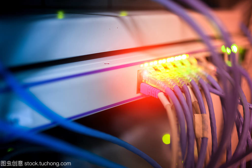 核心交換機(jī) 網(wǎng)絡(luò)空間的樞紐與神經(jīng)中樞